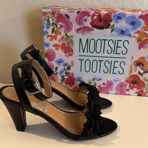 Mootsies Tootsies Black Heels with Floral Detail